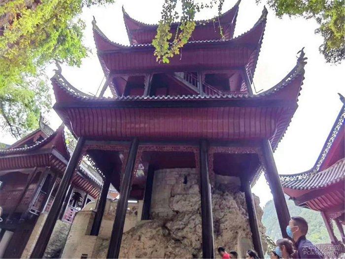小蓝球向上跳
